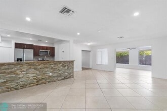 4460 NE 13th Terrace in Oakland Park, FL - Building Photo - Building Photo