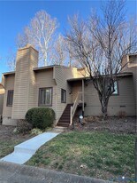 2005 Rocky Creek Ln in Richmond, VA - Building Photo