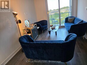 1063 Douglas McCurdy Cmn in Mississauga, ON - Building Photo - Building Photo