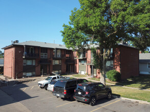 Rue Charles Apartments in Omaha, NE - Building Photo - Building Photo