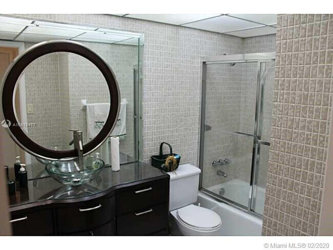 2201 Brickell Ave-Unit -68 in Miami, FL - Building Photo - Building Photo