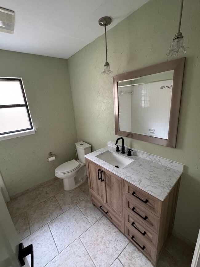 property at 5226 Bellefontaine Dr
