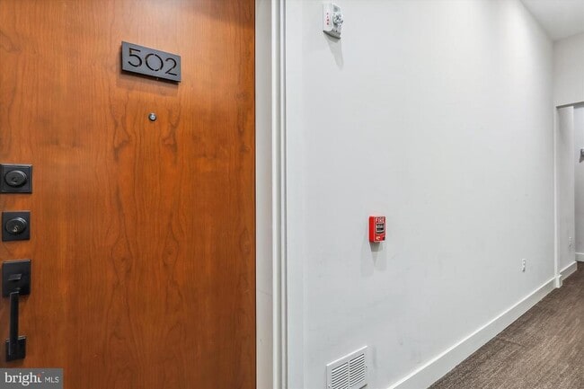 4308 Georgia Ave NW, Unit 502 in Washington, DC - Foto de edificio - Building Photo