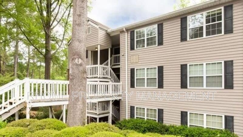 352 Teal Ct in Roswell, GA - Building Photo
