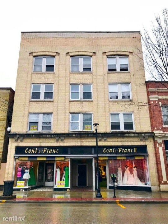 420 High St in Morgantown, WV - Building Photo