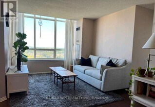 5 Greystone Walk Dr in Toronto, ON - Building Photo - Building Photo