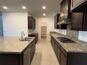 993 S Central Pkwy in Tracy, CA - Building Photo - Building Photo