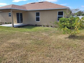 4094 Berkshire Loop in Lakeland, FL - Foto de edificio - Building Photo