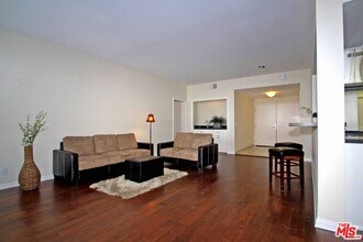 10475 EASTBORNE Ave-Unit -106 in Los Angeles, CA - Building Photo - Building Photo
