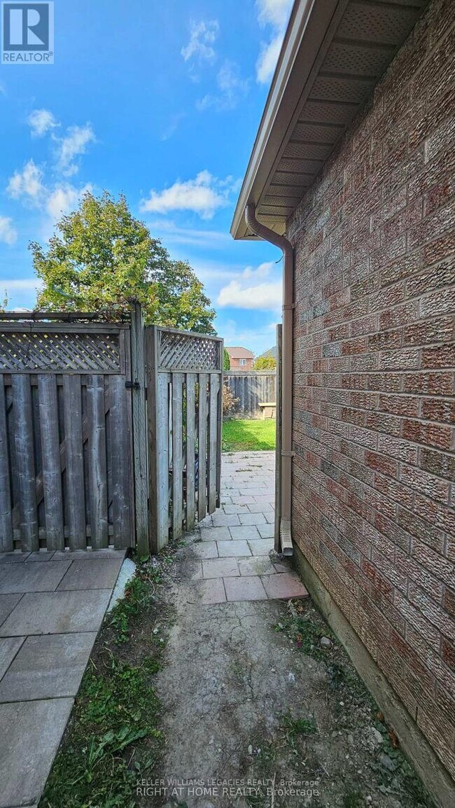 6 Marine Dr in Brampton, ON - Building Photo - Building Photo