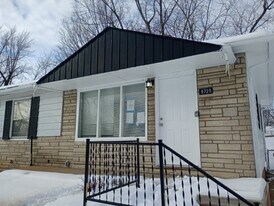 9725 Medford Dr in St. Louis, MO - Building Photo