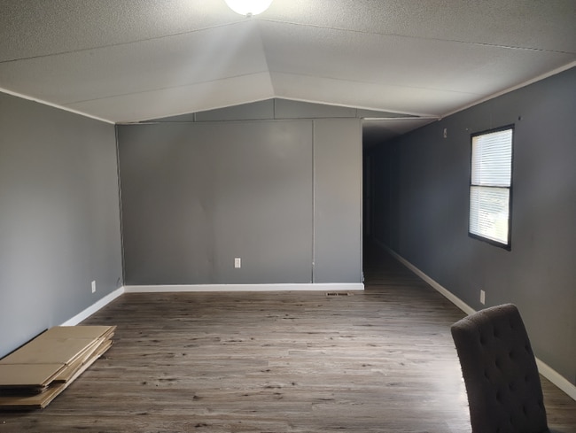 property at 1005 Oak St