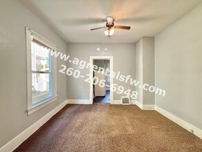 1432 Oakland St in Fort Wayne, IN - Building Photo - Building Photo