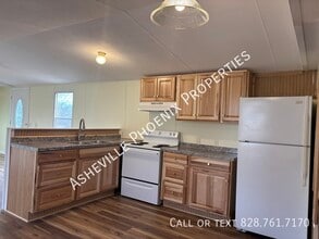 39 Albert Warren Rd in Candler, NC - Building Photo - Building Photo