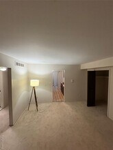 1867 Meadow Dale Ct in Rochester Hills, MI - Building Photo - Building Photo