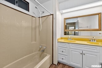 8136 E Cactus Dr in Mesa, AZ - Building Photo - Building Photo