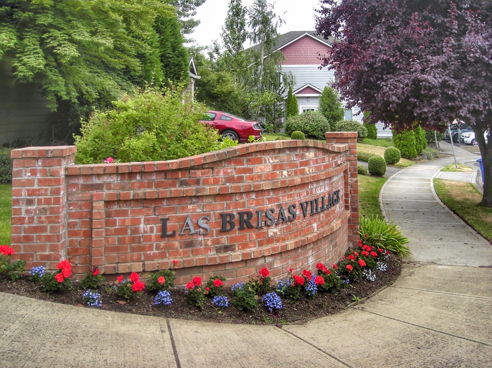 Las Brisas in Portland, OR - Building Photo