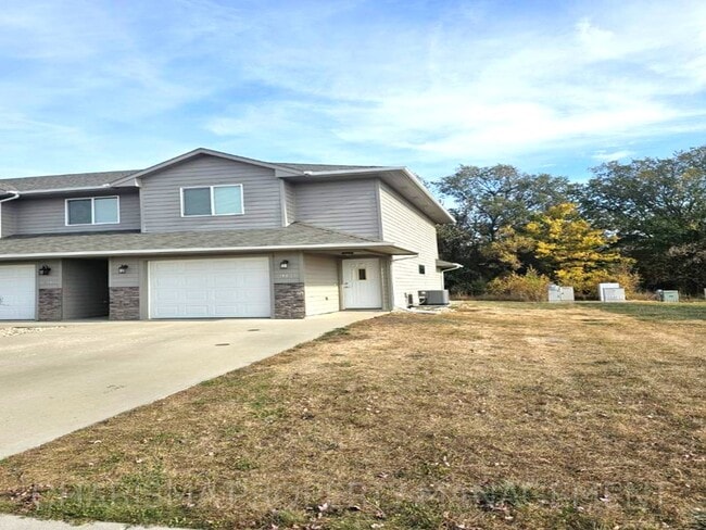 314 Macey Ave in Harrisburg, SD - Building Photo - Building Photo