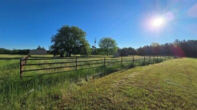 1701 Co Rd 113 in Whitesboro, TX - Building Photo - Building Photo