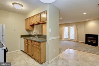 4708 Dorsey Hall Dr-Unit -301 in Ellicott City, MD - Building Photo - Building Photo