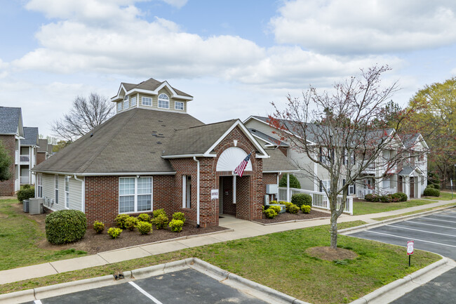 Washington Square Apartments in Shelby, NC - Building Photo - Primary Photo