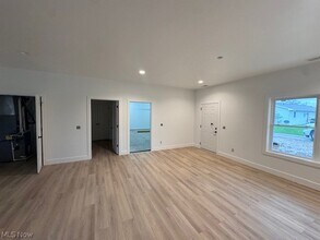 11025 Mushroom Rd NW in Beach City, OH - Building Photo - Building Photo