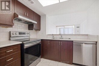 22 Clarissa Dr in Richmond Hill, ON - Building Photo - Building Photo