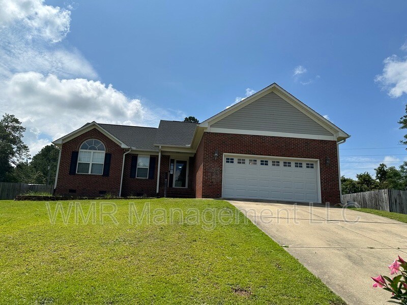 223 Woodland Dr in Raeford, NC - Building Photo