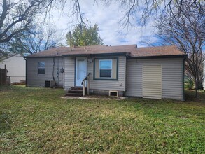 1426 Maple Dr in Midwest City, OK - Building Photo - Building Photo