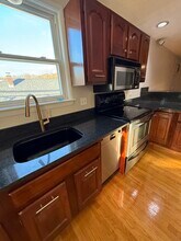 34 Almont St, Unit 3 in Medford, MA - Building Photo - Building Photo