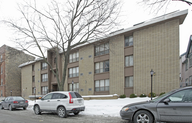 Campus Community Apartments in Milwaukee, WI - Building Photo - Building Photo