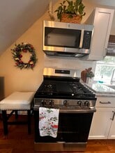 628 Washington St, Unit 3 in Wellesley, MA - Building Photo - Building Photo