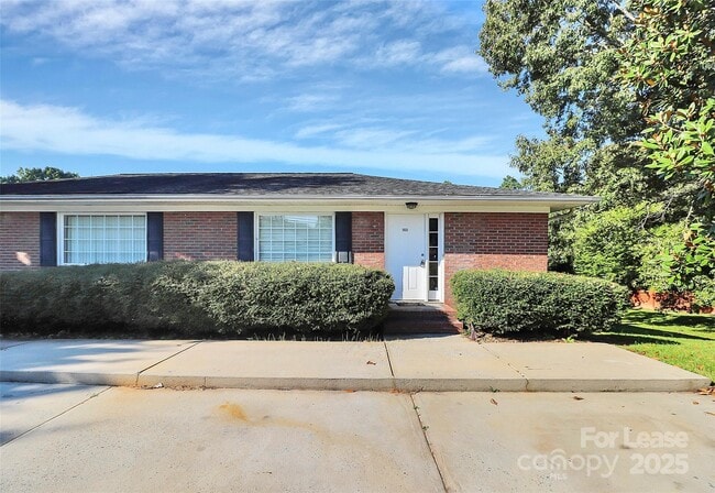 property at 1005 Rainbow Dr