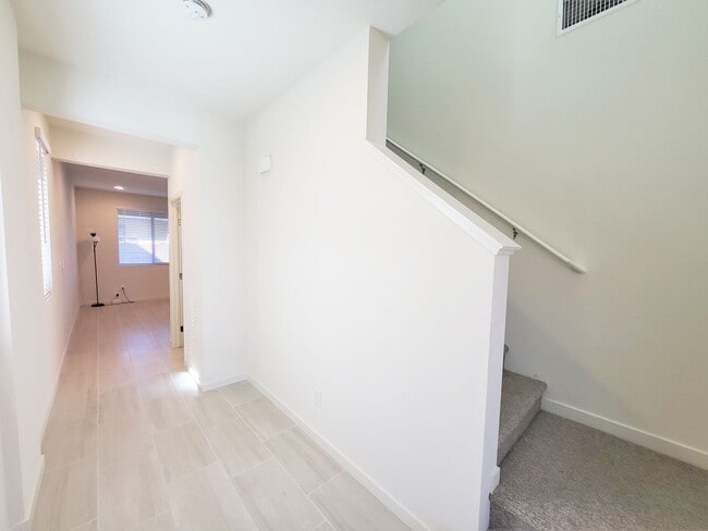 9722 Jade Rise Ave in Las Vegas, NV - Building Photo - Building Photo