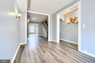 424 N Linwood Ave in Baltimore, MD - Building Photo