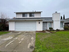 8119 Point Loma Way in Sacramento, CA - Building Photo