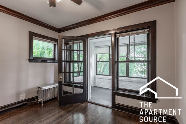 3823 N Drake Ave, Unit 2 in Chicago, IL - Building Photo - Building Photo