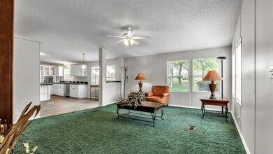 3457 S Foster Rd in San Antonio, TX - Building Photo - Building Photo