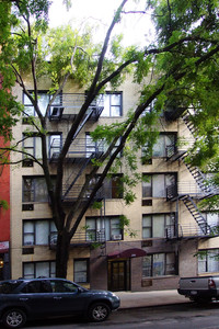 235-237 E 80th St in New York, NY - Foto de edificio - Building Photo