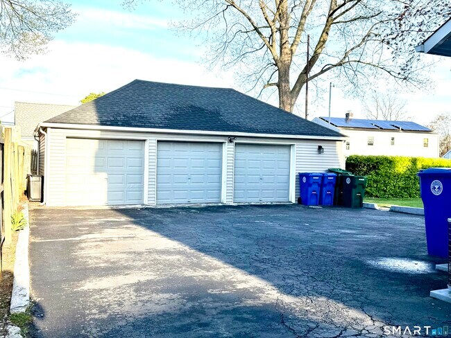 7-9 Burritt Ave in Stratford, CT - Building Photo - Building Photo