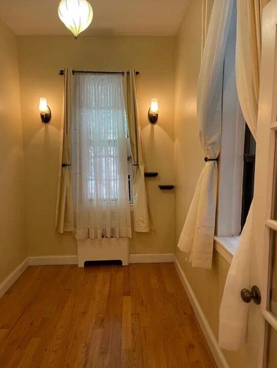 421 E 78th St in New York, NY - Building Photo
