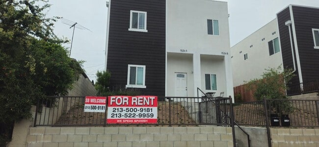 property at 1526 N Herbert Ave