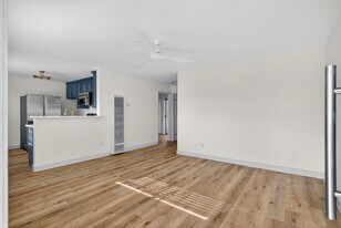 921 Alamitos Ave in Long Beach, CA - Building Photo