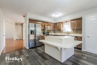 7640 Geist Valley Ct in Indianapolis, IN - Foto de edificio - Building Photo