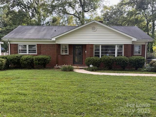 4034 Leeds Dr in Charlotte, NC - Building Photo