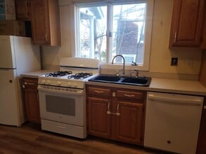 5 Perry Ave in Concord, NH - Building Photo - Building Photo