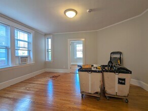153 Summer St, Unit 309 in Somerville, MA - Building Photo - Building Photo