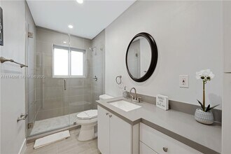 6863 SW 104th Ct in Miami, FL - Building Photo - Building Photo