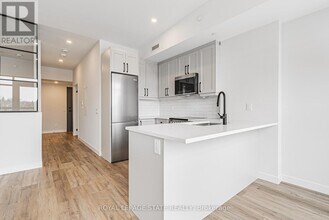 555 Sanatorium Rd in Hamilton, ON - Building Photo - Building Photo