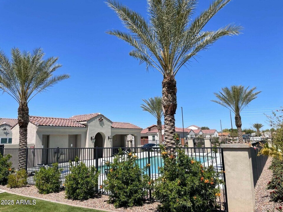 4061 E Augusta Ave in Chandler, AZ - Foto de edificio